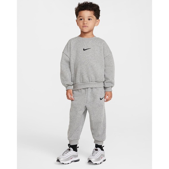 New Nike Kids Essential Fleece Crew Tracksuit in Heather Grey Size 4T - Picture 1 of 5